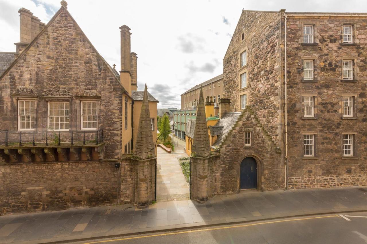 Guestready - Elegant 2Br Period Flat In Oldtown Edimburgo Exterior foto